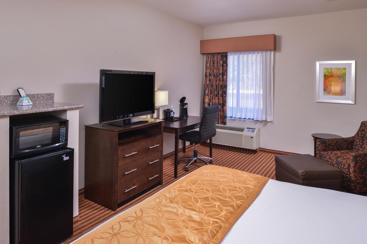 Americas Best Value Inn & Suites Bastrop Exterior foto
