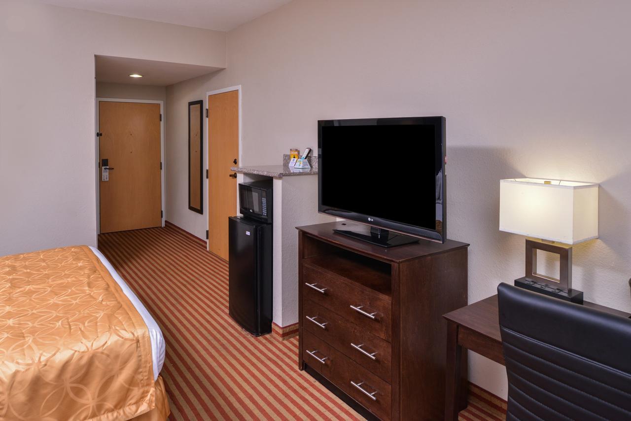 Americas Best Value Inn & Suites Bastrop Exterior foto