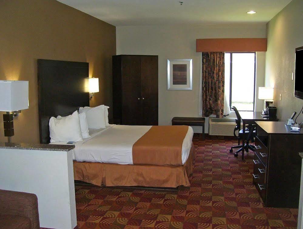 Americas Best Value Inn & Suites Bastrop Exterior foto